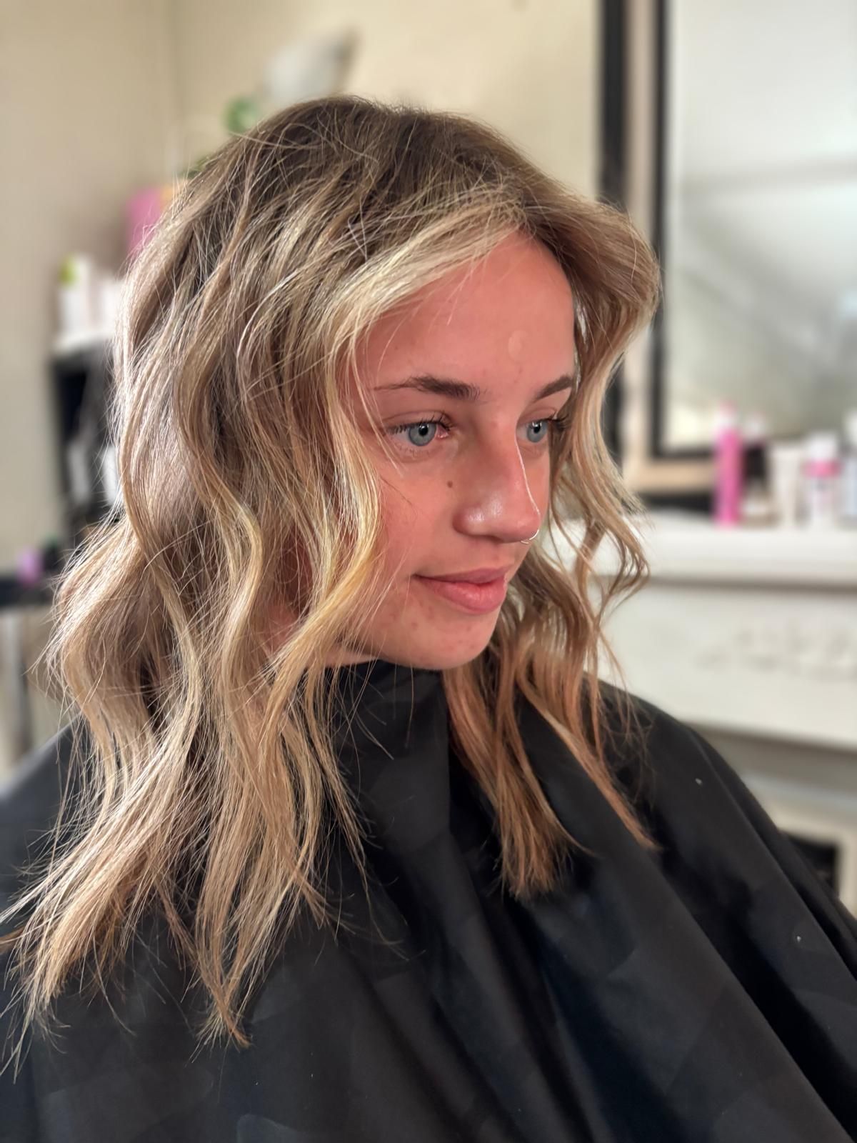 Beachy blonde waves, lived-in colour