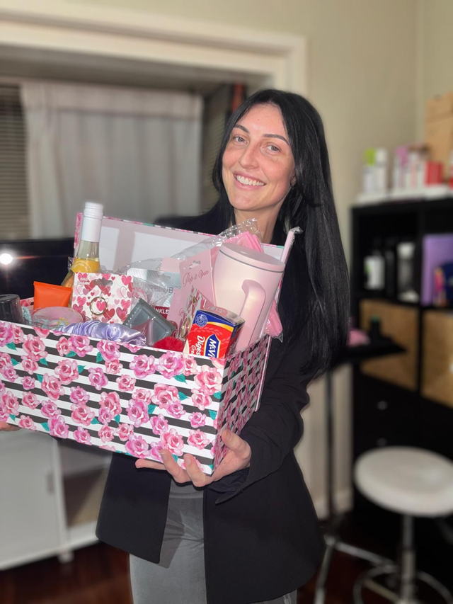 Client gift hamper, thank-you moment at the studio